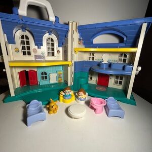 1996 Fisher-Price Vintage Little People Folding Doll House Blue Roof W/ Extras